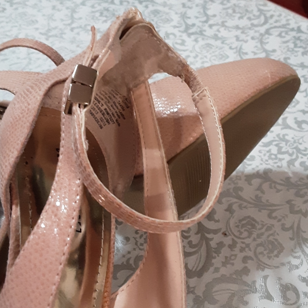 JENNIFER LOPEZ BLUSH HEELS - Picture 14 of 14